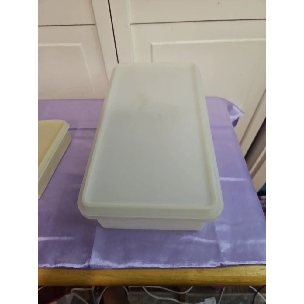 Vintage Tupperware Bread Keeper and Pie Slice‎ Wedge Container Set White 2pc